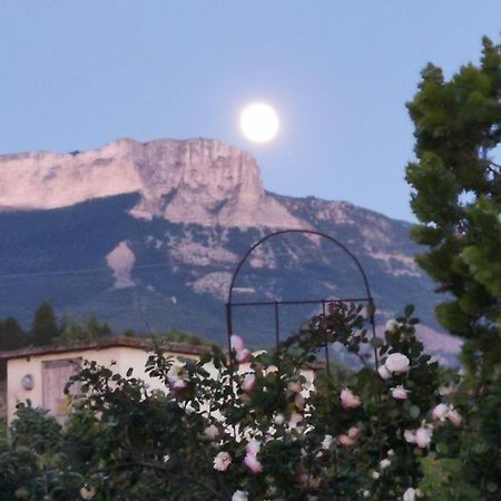 Le Petit Caboulot En Pleine Nature Vaumeilh Bagian luar foto
