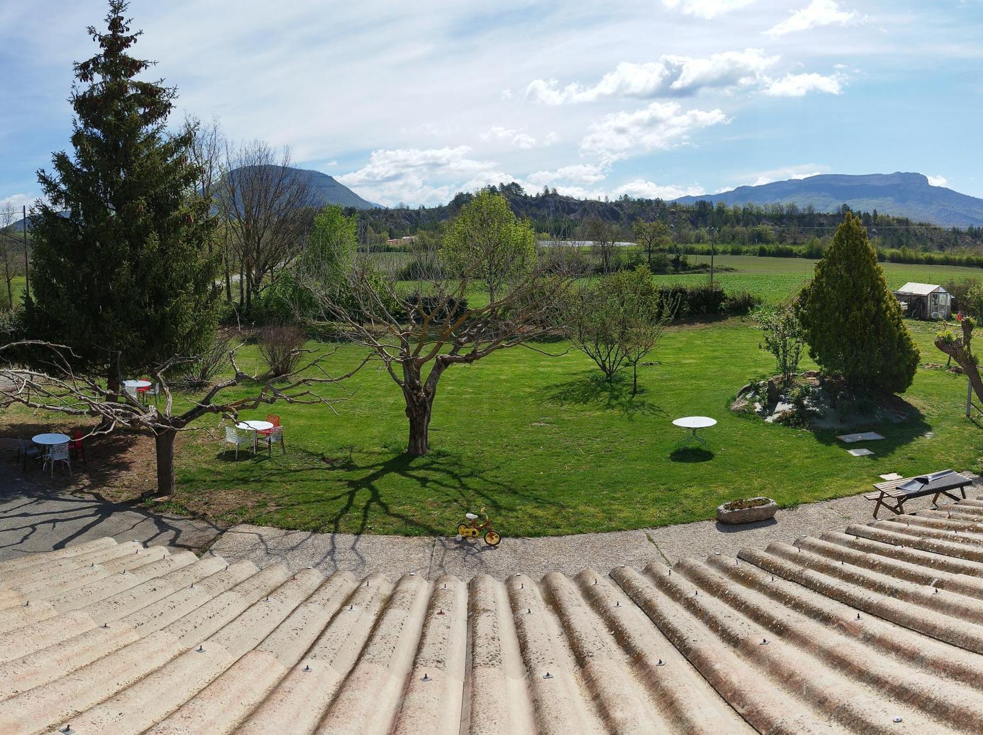 Le Petit Caboulot En Pleine Nature Vaumeilh Bagian luar foto